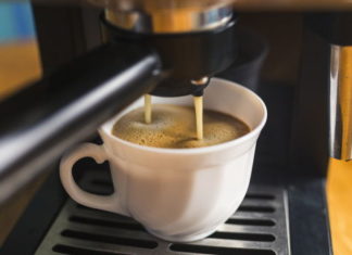 Ekspres do kawy nie działa – co robić?